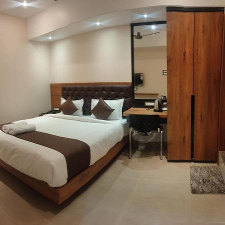 Aditya Inn กูวาฮาติ ภายนอก รูปภาพ